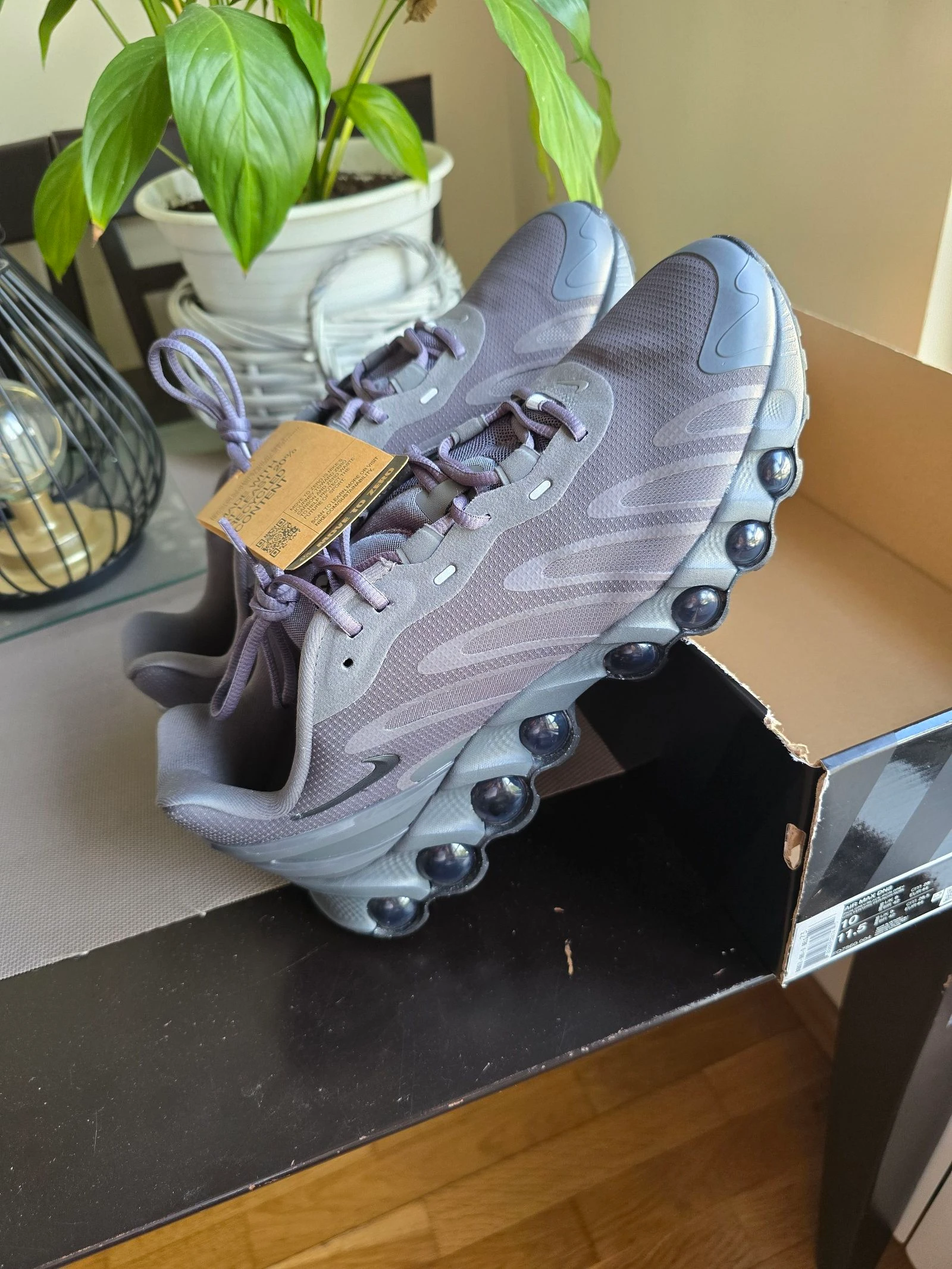 Chaussures Nike Air Max DN8 Taille 44 - Toutes neuves avec étiquettes! – photo 2